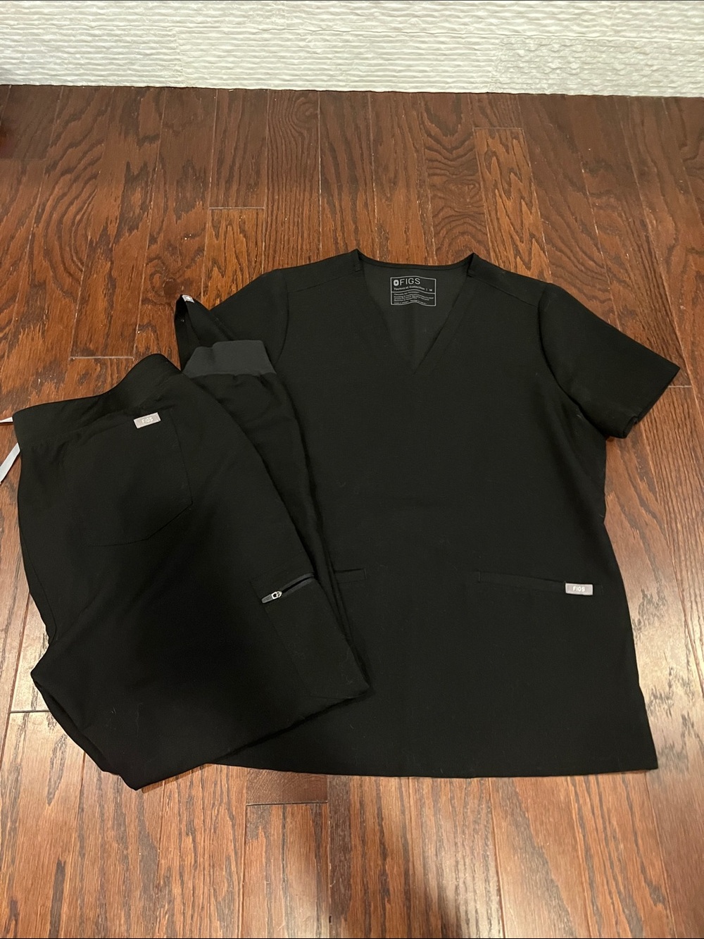 Figs Black Scrub Top and Pants Set